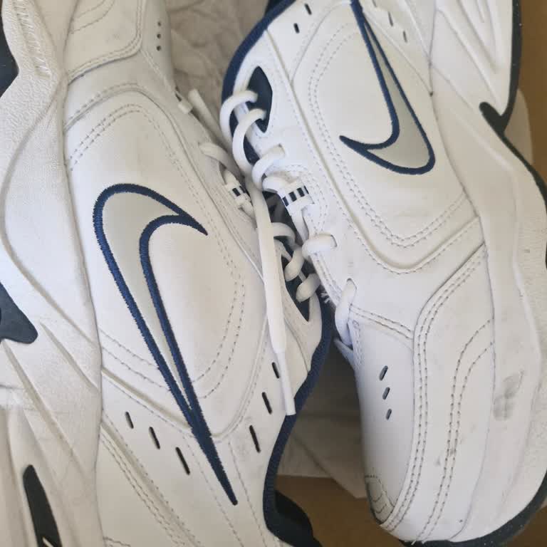 Satın Aldığım Ayakkabıda Üretim Hatası Ve Mağaza İlgisizliği Mağduriyet Yarattı