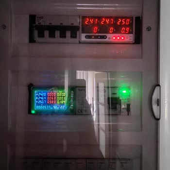 Sürekli Yüksek Voltaj Nedeniyle Elektrik Kesintileri Ve Çözüm Eksikliği