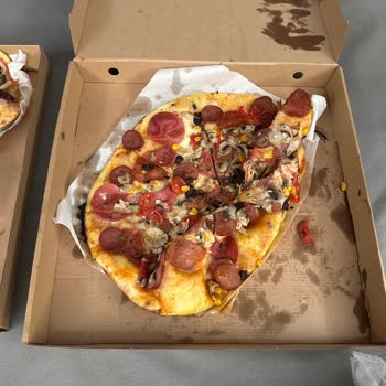 Soğuk Ve Hasarlı Pizza, Yetersiz Çözüm