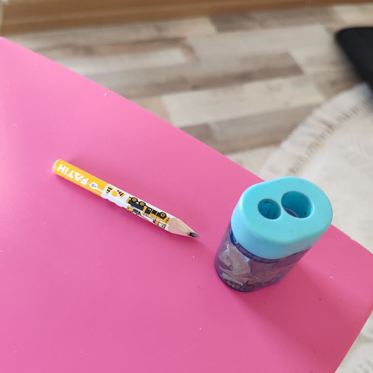 Fatih Seramik Kurşun Kalem Sürekli Kırılıyor Ve Kullanılamıyor