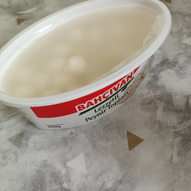 Son Kullanma Tarihi Geçmemiş Peynirde Küf Ve Kötü Koku Mağduriyeti