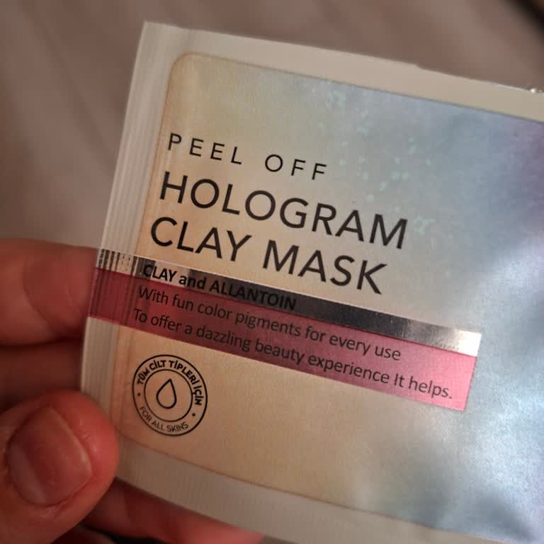 Dermokil Hologram Clay Mask'ın Yoğun Parfüm Kokusu Ve Ciltte Tahriş Endişesi