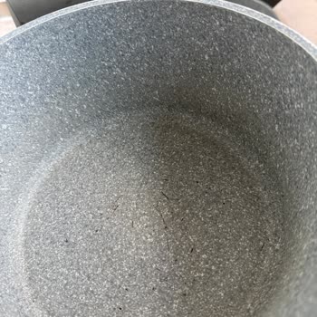 Karaca Züccaciye Yaklaşık 1 Yıldır Ciddi Şekilde Soyulma Ve Çizilme Sorunları