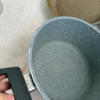 Karaca Züccaciye Yaklaşık 1 Yıldır Ciddi Şekilde Soyulma Ve Çizilme Sorunları