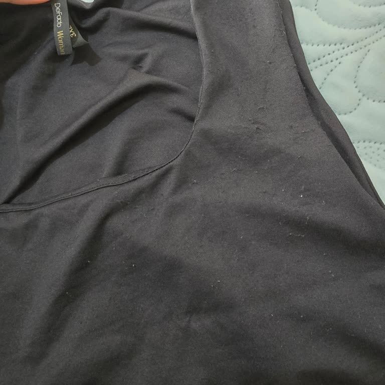 400 TL’lik Atlet İlk Yıkamada Deforme Oldu