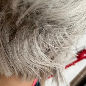 Uğur Gültekin Kuaför (Ataşehir) Saçlarımda Ciddi Yanma ve Kopmalar Meydana Geldi Onarım Yapmadı