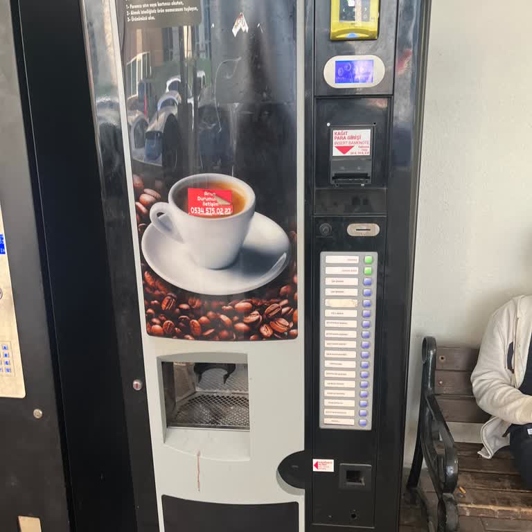 Embay Otomat Sadece Bardağı Verdi, Sıcak Çikolata Gelmedi