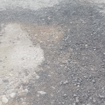 Fiber Altyapı Sonrası Bozuk Asfalt Çevreyi Ve Araçları Tehdit Ediyor