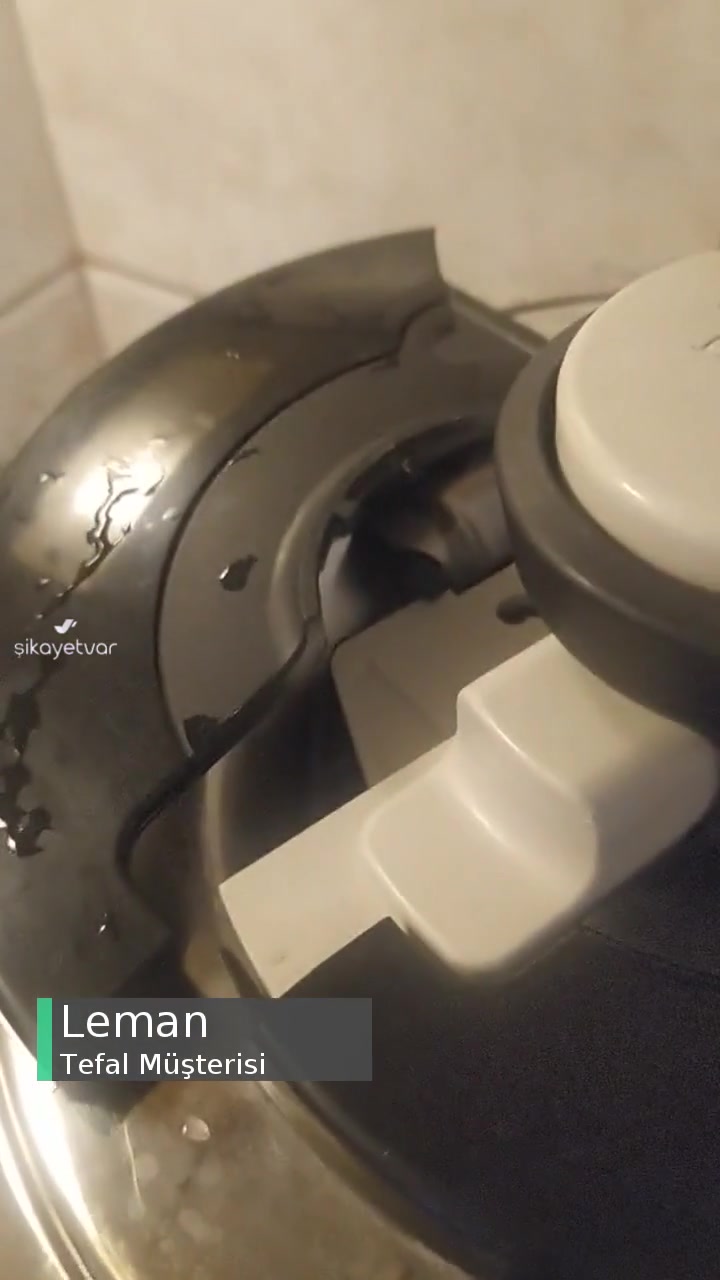 Tefal Clipso Düdüklü Tencerenin Kapaktaki Bakalitin Kırılması! videonun kapak resmi