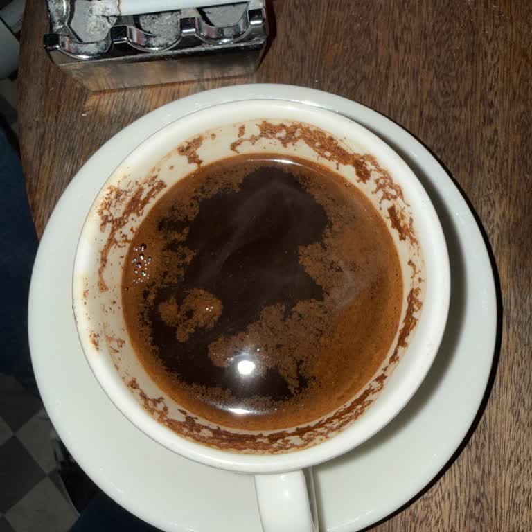 Espressolab Sarıyer'de Soğuk Kahve Ve İlgisiz Personel Mağduriyeti