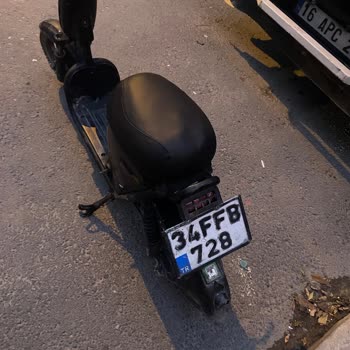 Aracıma Çarpan Martı Tag Scooter Sürücüsünün Kimlik Bilgisi Talebi Ve Hızlı Destek İsteği