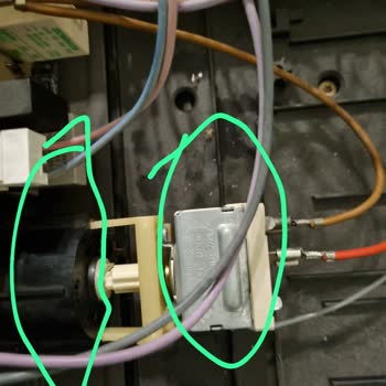 Servis Ücreti Alınıp Sorun Çözülmeden Parça Değişimi Önerildi