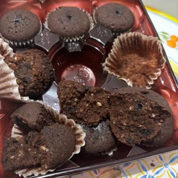 Eti Browni Gold Kekten Ambalajsız Ve Şüpheli Madde Çıkması