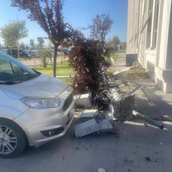 Turkcell Baz İstasyonu Parçası Aracımın Camını Kırdı, 40 Gündür Çözüm Yok!