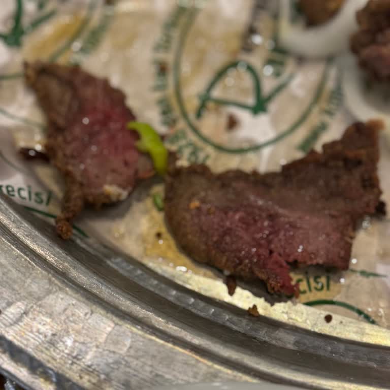 Lezzetsiz Yemek, İlgisiz Servis: Hayal Kırıklığı Yaratan Bir Akşam