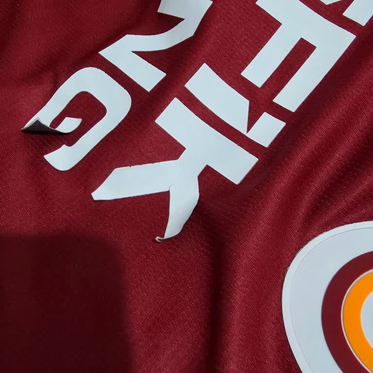 GS Store’dan Alınan Formanın Baskısı İlk Giyişte Tamamen Silindi