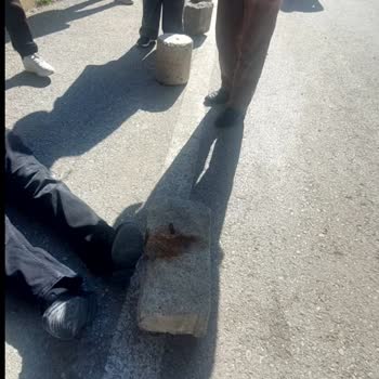 Van Büyükşehir Belediyesi Van'da Kaldırım Ve Yol İşgali: Güvenlik Tehlikesi Ve Acil Çözüm Talebi