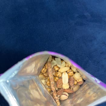 Kuruyemiş Paketinden Çıkan Dal Parçası Güvenimi Sarstı