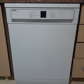 Yeni Alınan Bulaşık Makinesi Hem Paslandı Hem De Yıkama İşlevini Yerine Getirmiyor