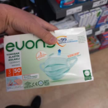 A101'de Son Kullanma Tarihi Geçmiş Maskeler Satılıyor İlgisizlik Devam Ediyor