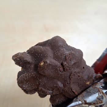 Kapanmamış Çikolatada Küf Şoku: Sağlığımız Tehlikede!