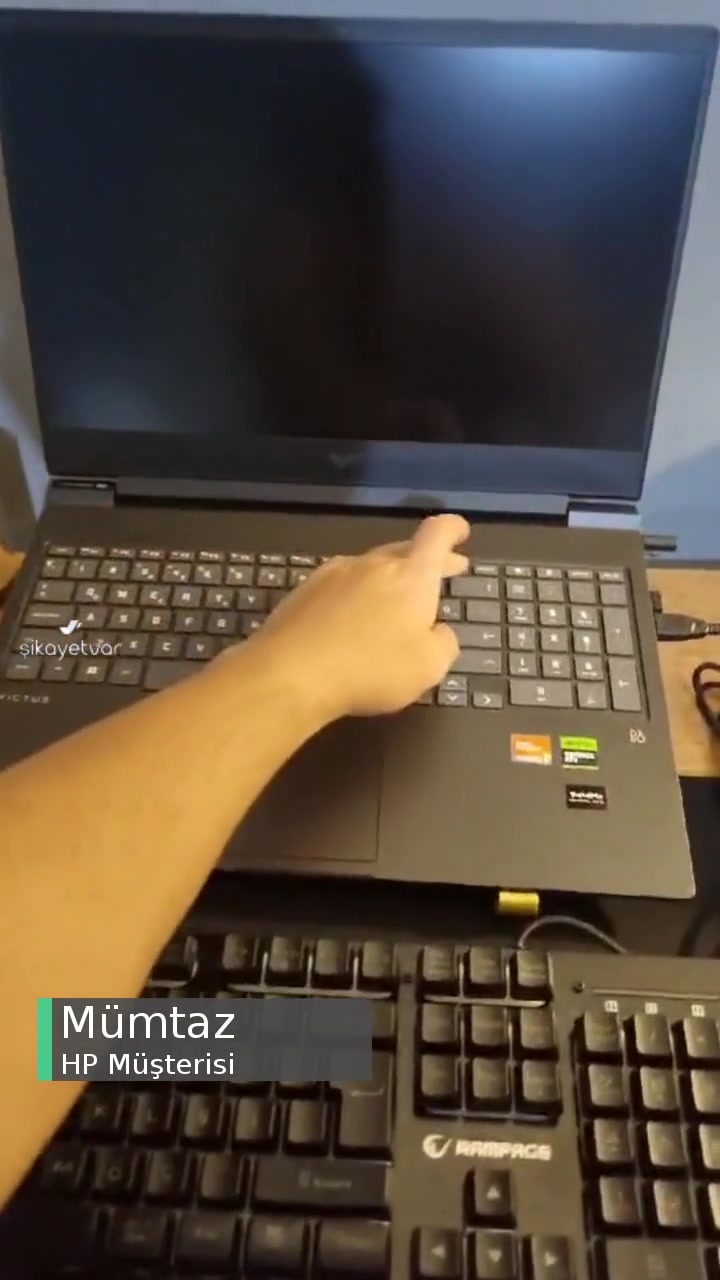HP Victus 16 Ekran Kapanma Problemi! videonun kapak resmi