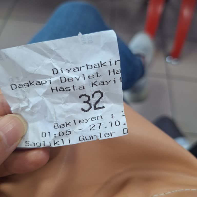 Hastanede Sıra Ve Güvenlik Personeli Sorunu