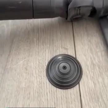 Dyson V15 Dikey Süpürgemin Kenarı Kırıldı!