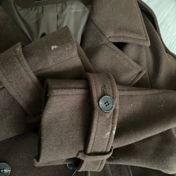 Bershka'dan Kirli Ve Kullanılmış Kaban Şoku!