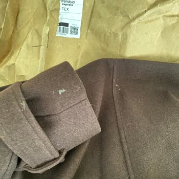 Bershka'dan Kirli Ve Kullanılmış Kaban Şoku!