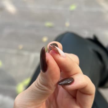 Gis Nail Bar'da Özensiz Manikür Ve İlgisiz Çalışan Mağduriyeti