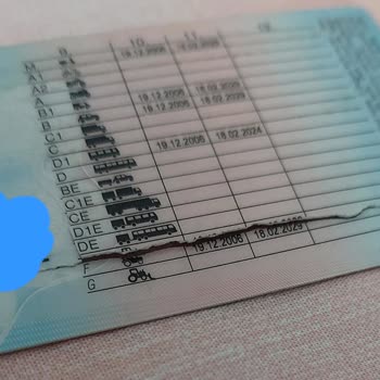 Nüfus Ve Vatandaşlık İşleri Kimlik Ve Ehliyet Kartlarında Kalitesiz Malzeme Mağduriyeti