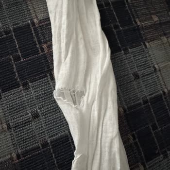 Mavi Shirt Torn At Elbow And Faded Quickly Despite Proper Care