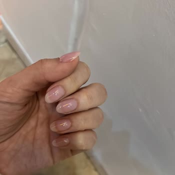 Doğa Doğan Beauty Studio Jel Güçlendirici Kalıcı Oje Hizmetinden Memnun Kalmadım!