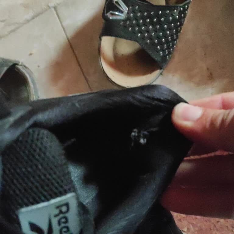 FLO'dan Aldığım Reebok Ayakkabı Kısa Sürede Parçalandı, Değişim Talebim Reddedildi