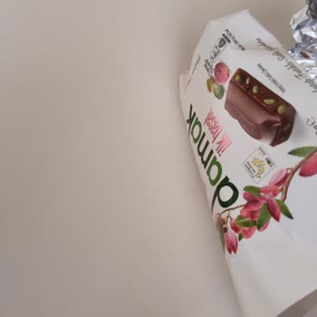 Aldığım Çikolatanın İçinden Kurt Çıktı Hızlı Çözüm Bekliyorum