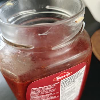 Maden im Sera Paprikamark – Insekten im ungeöffneten Glas entdeckt