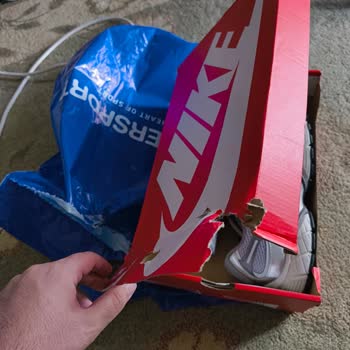 Yanlış Renk Ayakkabı Gönderimi Ve İletişim Sorunu