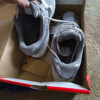 Yanlış Renk Ayakkabı Gönderimi Ve İletişim Sorunu