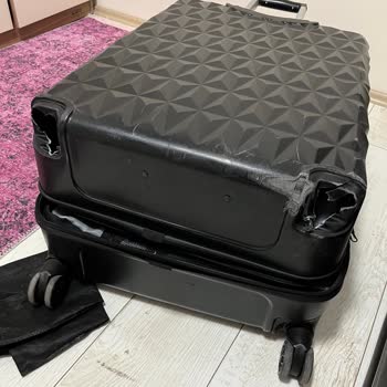 Sunexpress'te Bavulum Kullanılamaz Hale Geldi, Mağduriyetim Giderilmiyor