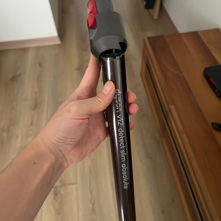 Dyson V12 Slim Süpürgemin Borusu Bir Yıldır Temin Edilemiyor, Mağduriyetim Giderilmiyor