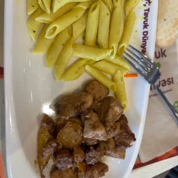 Soğuk Yemek, Eksik İçerik Ve İlgisiz Hizmet: Tavuk Dünyası Hayal Kırıklığı