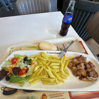 Soğuk Yemek, Eksik İçerik Ve İlgisiz Hizmet: Tavuk Dünyası Hayal Kırıklığı