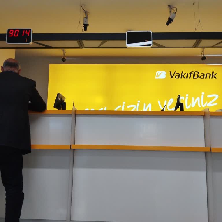 Yoğun Saatlerde Yetersiz Personel Nedeniyle Uzun Süre Bekletildim