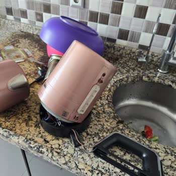 Fakir Çay Makinesi Kulpunun Kopmasıyla Yanık Ve Güvenlik Riski Yaşadım