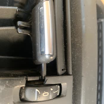 BMW 5.20d'de Kronik İç Trim Ve Cam Lastiği Yıpranması Mağduriyeti