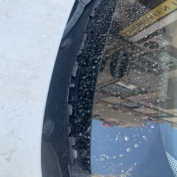 BMW 5.20d'de Kronik İç Trim Ve Cam Lastiği Yıpranması Mağduriyeti