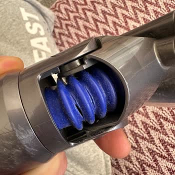 Dyson V15 Sert Zemin Başlığında Üretim Hatası Ve Garanti Sorunu