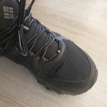 Columbia Ayakkabıda Kısa Sürede Yırtılma Ve Garanti Süresi Belirsizliği