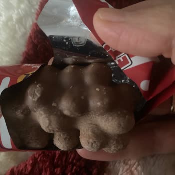 Aldığım Çikolatanın Rengi Beyazladı Ve Görünümü Bozuldu